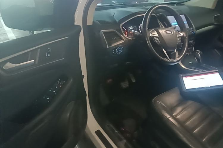 Used Ford Edge 2018 EcoBoost 245 Two-Wheel-Drive Platinum Edition 7-Seater China V Emission Standard Driver Seat