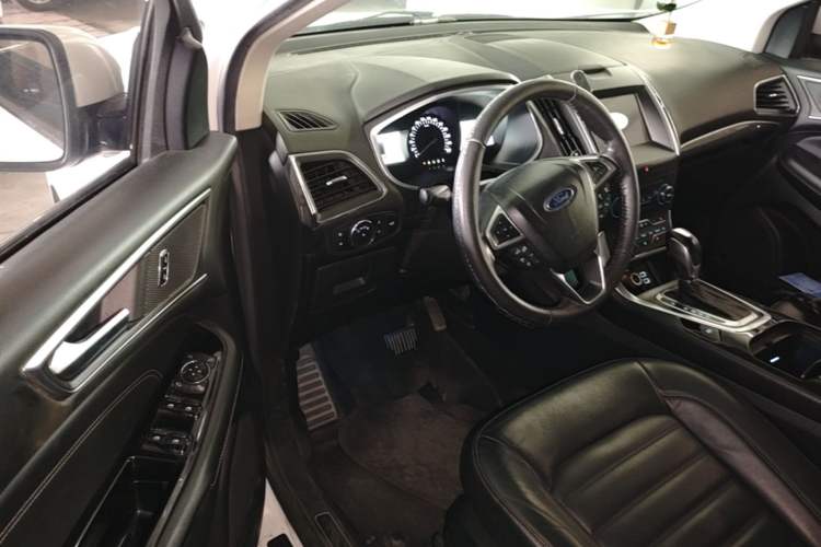 Used Ford Edge 2018 EcoBoost 245 Two-Wheel-Drive Titanium 7-Seater China V Standard Driver Seat