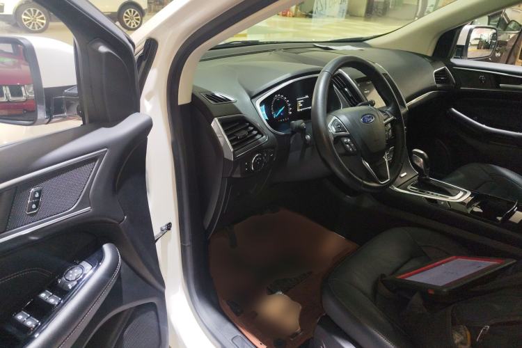 Used Ford Edge 2018 EcoBoost 245 Two-Wheel-Drive Titanium 7-Seater China V Standard Driver Seat