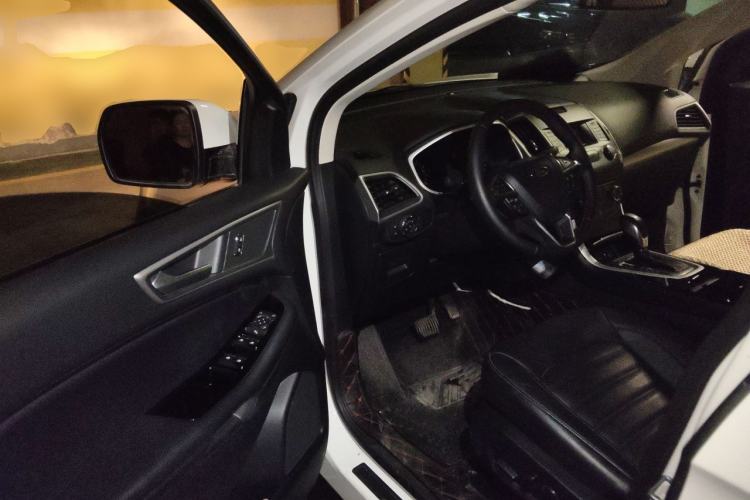 Used Ford Edge 2018 EcoBoost 245 Two-Wheel-Drive Platinum Edition 5 Seats Driver Seat