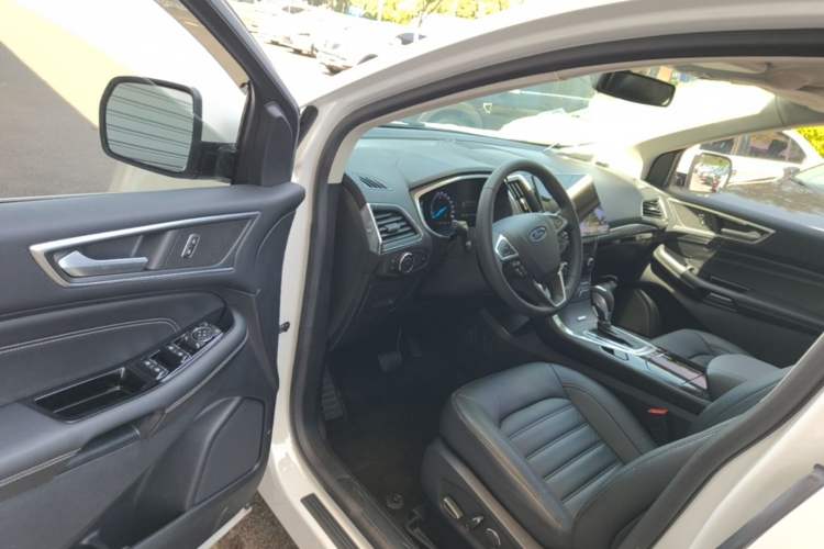 Used Ford Edge 2018 EcoBoost 245 Two-Wheel-Drive Titanium 7-Seater China V Standard Driver Seat