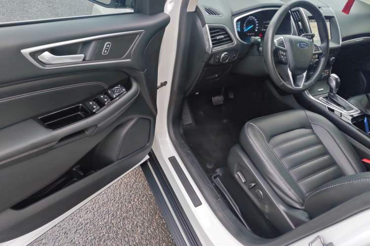 Used Ford Edge 2018 EcoBoost 245 Two-Wheel-Drive Titanium 7-Seater China VI Standard Driver Seat