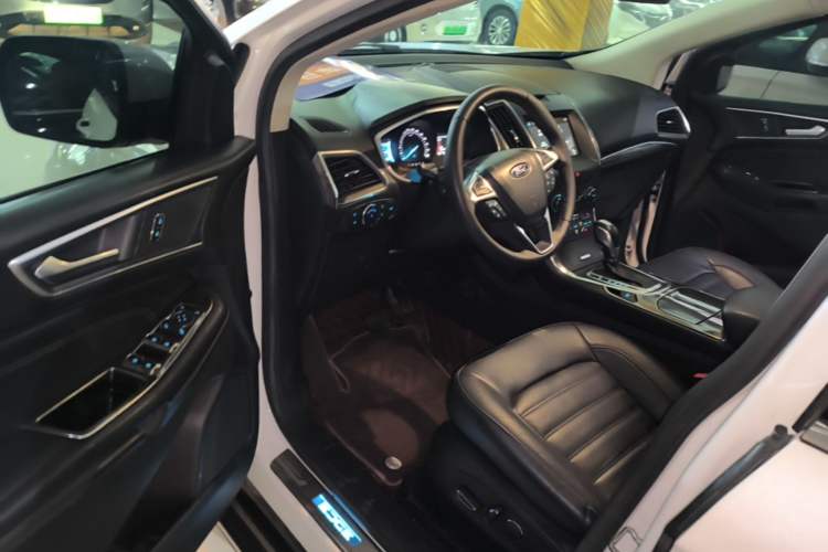 Used Ford Edge 2018 EcoBoost 245 Two-Wheel-Drive Titanium 7-Seater China V Standard Driver Seat