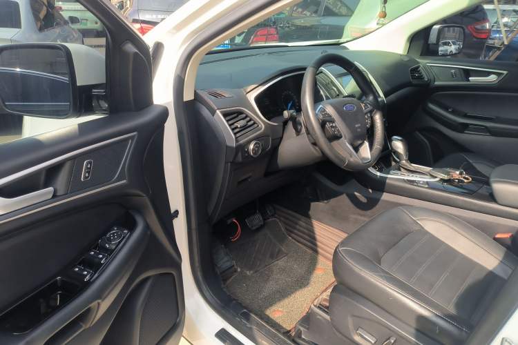 Used Ford Edge 2018 EcoBoost 245 Two-Wheel-Drive Platinum Edition 7-Seater China V Emission Standard Driver Seat