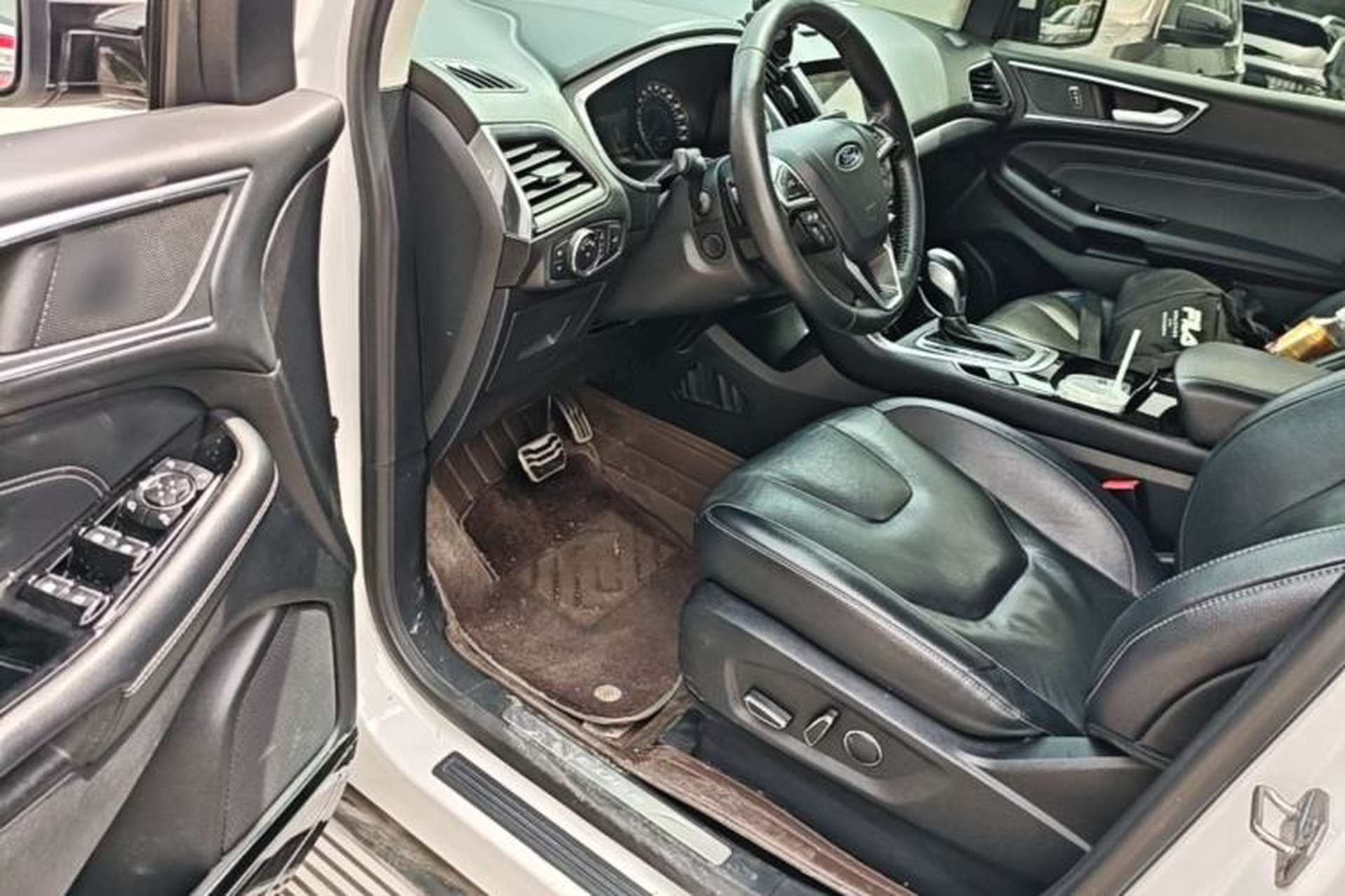 Used Ford Edge 2018 EcoBoost 245 Four-Wheel Drive Titanium 7-Seater Driver Seat