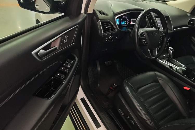 Used Ford Edge 2018 EcoBoost 245 Two-Wheel-Drive Titanium 7-Seater China VI Standard Driver Seat