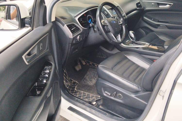 Used Ford Edge 2018 EcoBoost 245 Two-Wheel-Drive Platinum Edition 5 Seats Driver Seat