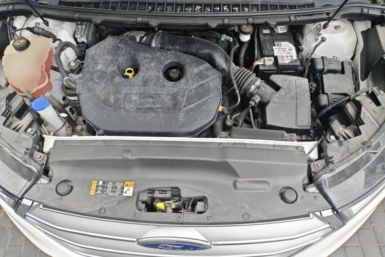 Used Ford Edge 2018 EcoBoost 245 Two-Wheel-Drive Titanium 7-Seater China V Standard Engine Bay