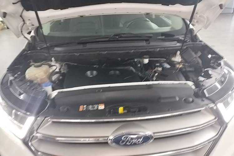 Used Ford Edge 2018 EcoBoost 245 Two-Wheel-Drive Titanium 7-Seater China V Standard Engine Bay
