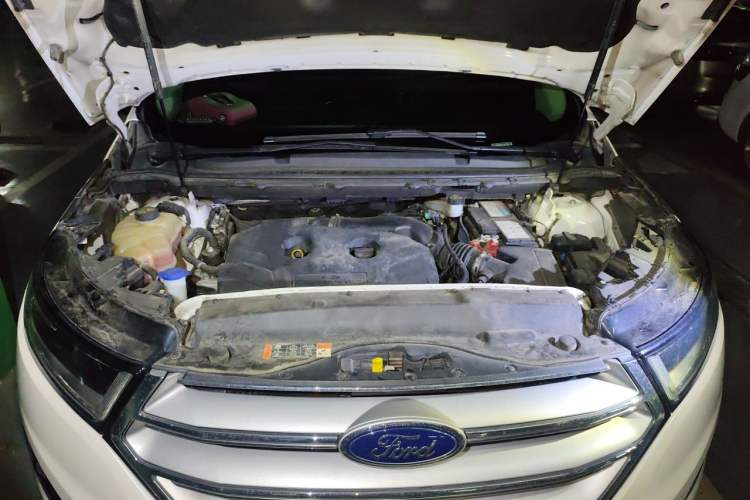 Used Ford Edge 2018 EcoBoost 245 Four-Wheel Drive Titanium 7-Seater Engine Bay