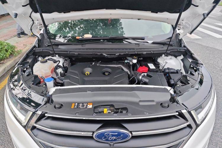 Used Ford Edge 2018 EcoBoost 245 Two-Wheel-Drive Titanium 7-Seater China VI Standard Engine Bay