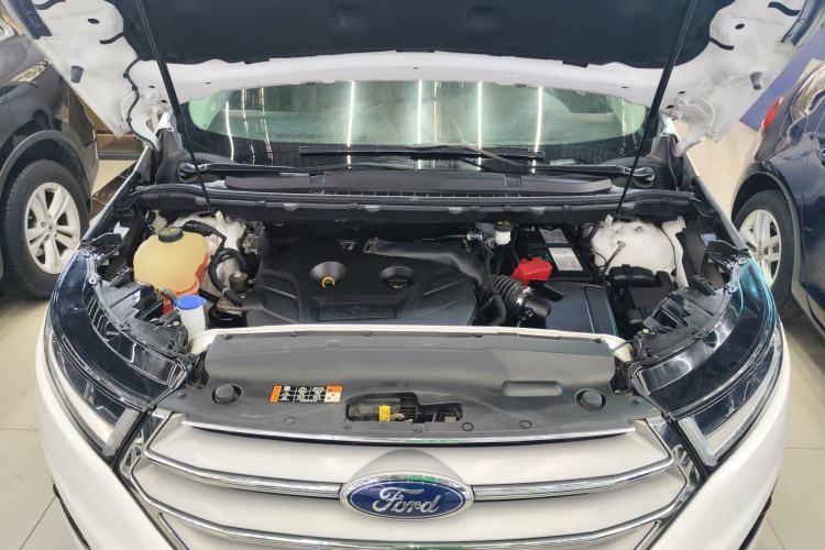 Used Ford Edge 2018 EcoBoost 245 Four-Wheel Drive Titanium 7-Seater Engine Bay