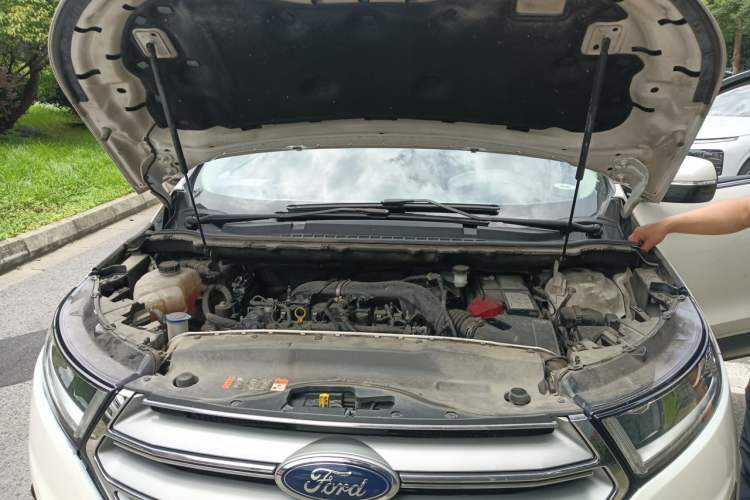Used Ford Edge 2018 EcoBoost 245 Two-Wheel-Drive Titanium 7-Seater China VI Standard Engine Bay