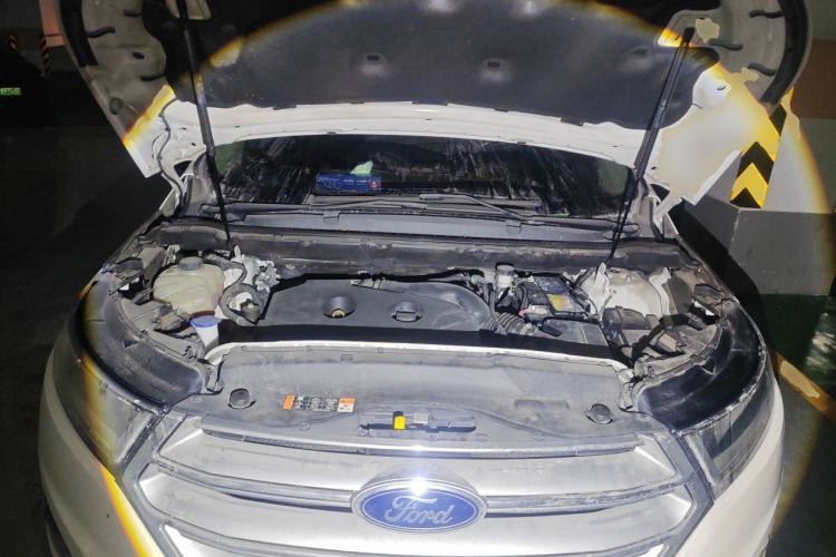 Used Ford Edge 2018 EcoBoost 245 Two-Wheel-Drive Titanium 7-Seater China V Standard Engine Bay