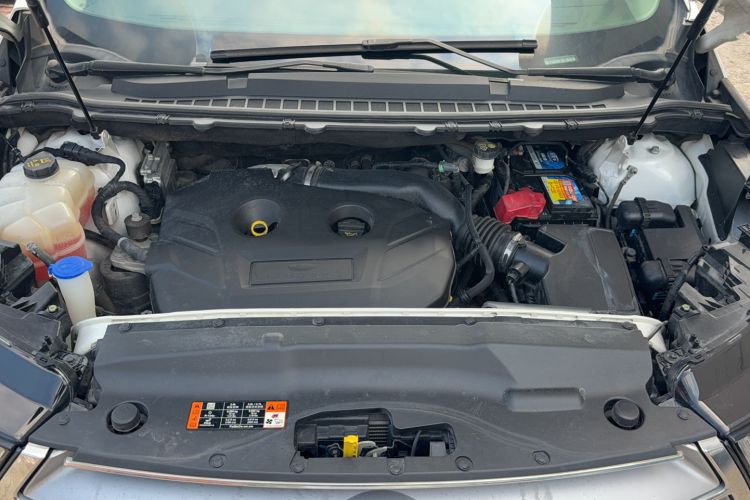 Used Ford Edge 2018 EcoBoost 245 Two-Wheel-Drive Titanium 7-Seater China V Standard Engine Bay