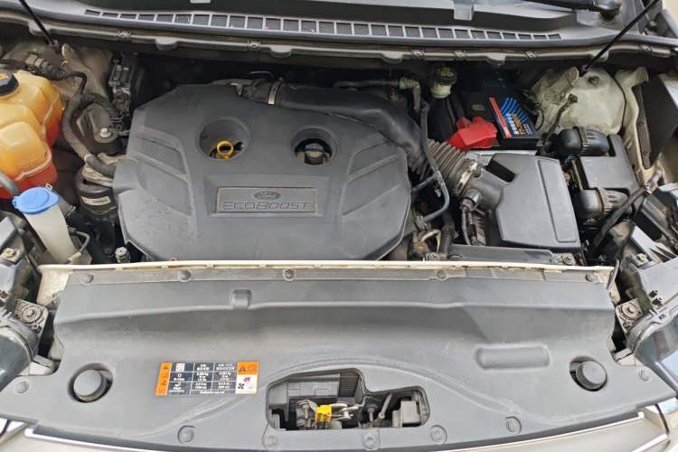 Used Ford Edge 2018 EcoBoost 245 Two-Wheel-Drive Titanium 7-Seater China V Standard Engine Bay
