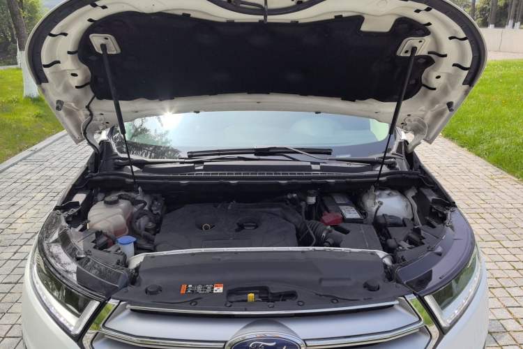 Used Ford Edge 2018 EcoBoost 245 Two-Wheel-Drive Titanium 7-Seater China VI Standard Engine Bay