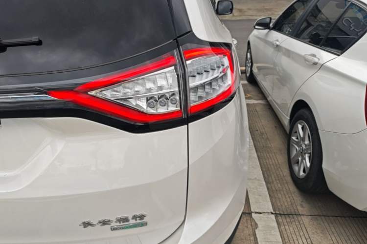 Used Ford Edge 2018 EcoBoost 245 Two-Wheel-Drive Titanium 7-Seater China V Standard Exterior 1