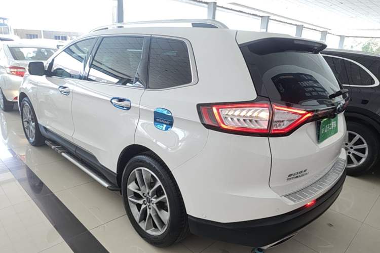 Used Ford Edge 2018 EcoBoost 245 Four-Wheel Drive Titanium 7-Seater Exterior 2