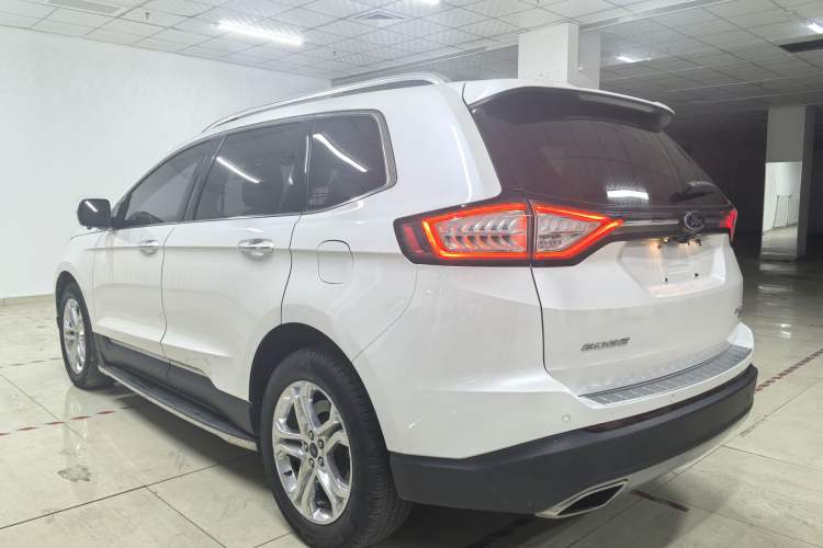 Used Ford Edge 2018 EcoBoost 245 Four-Wheel Drive Titanium 7-Seater Exterior 3