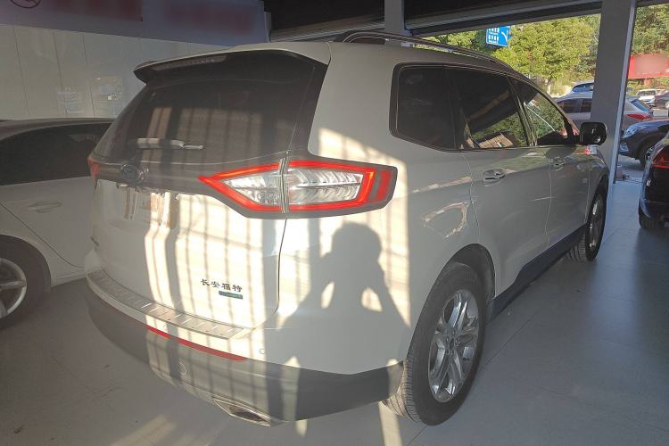 Used Ford Edge 2018 EcoBoost 245 Two-Wheel-Drive Titanium 7-Seater China V Standard Exterior 3