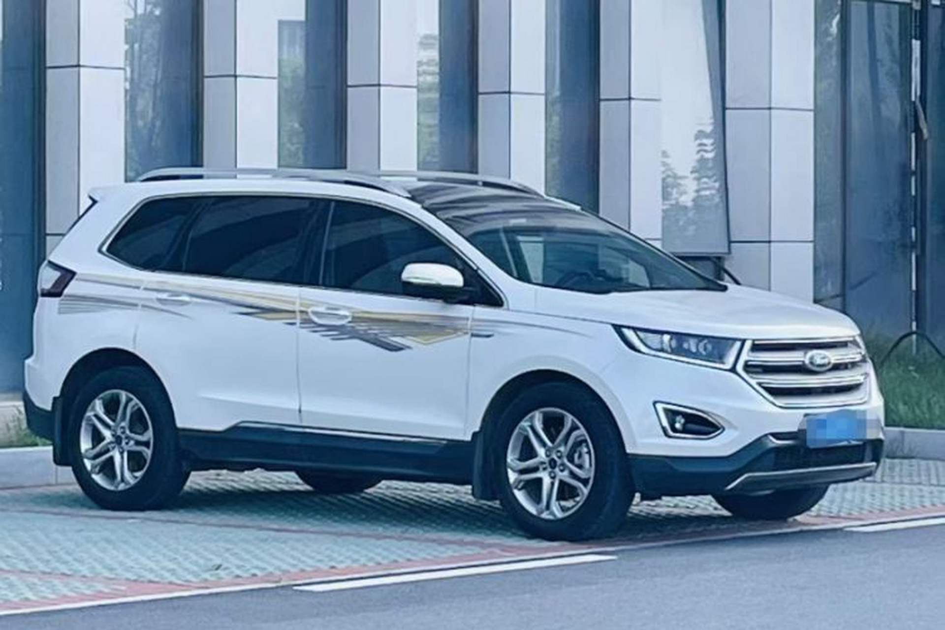 Used Ford Edge 2018 EcoBoost 245 Two-Wheel-Drive Titanium 7-Seater China VI Standard Exterior 3