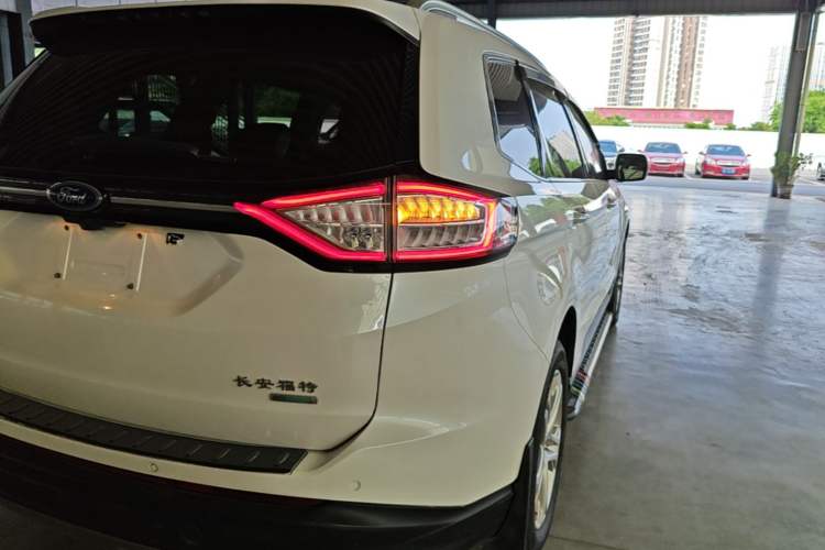 Used Ford Edge 2018 EcoBoost 245 Two-Wheel-Drive Titanium 7-Seater China V Standard Exterior 3