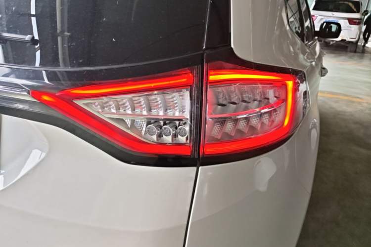 Used Ford Edge 2018 EcoBoost 245 Two-Wheel-Drive Titanium 7-Seater China V Standard Exterior 3