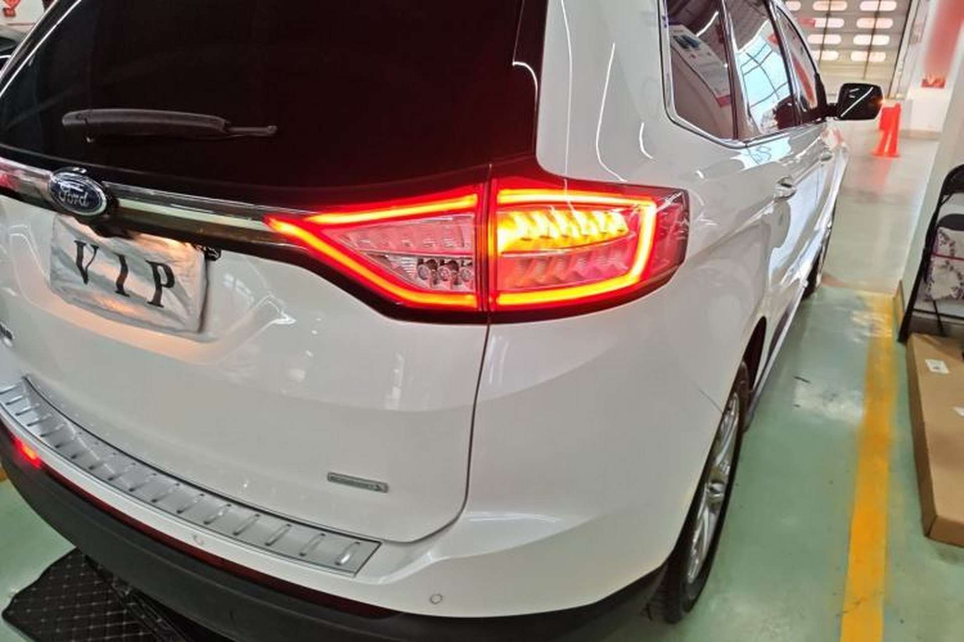 Used Ford Edge 2018 EcoBoost 245 Two-Wheel-Drive Titanium 7-Seater China VI Standard Exterior 3