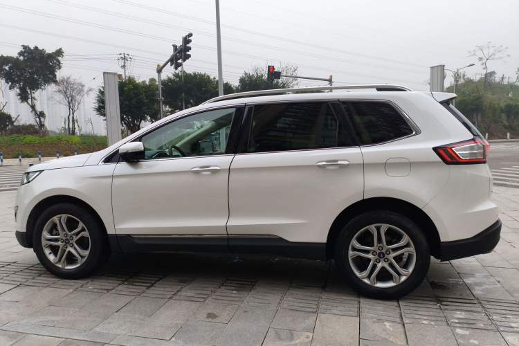 Used Ford Edge 2018 EcoBoost 245 Two-Wheel-Drive Titanium 7-Seater China VI Standard Exterior 3