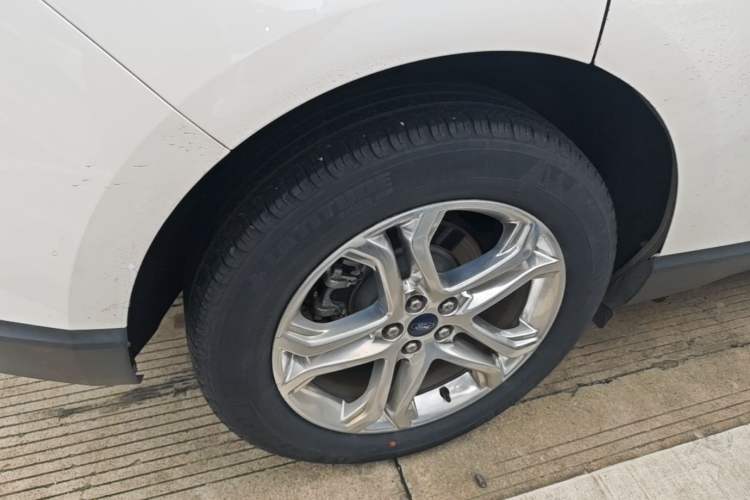 Used Ford Edge 2018 EcoBoost 245 Two-Wheel-Drive Titanium 7-Seater China V Standard Exterior 3