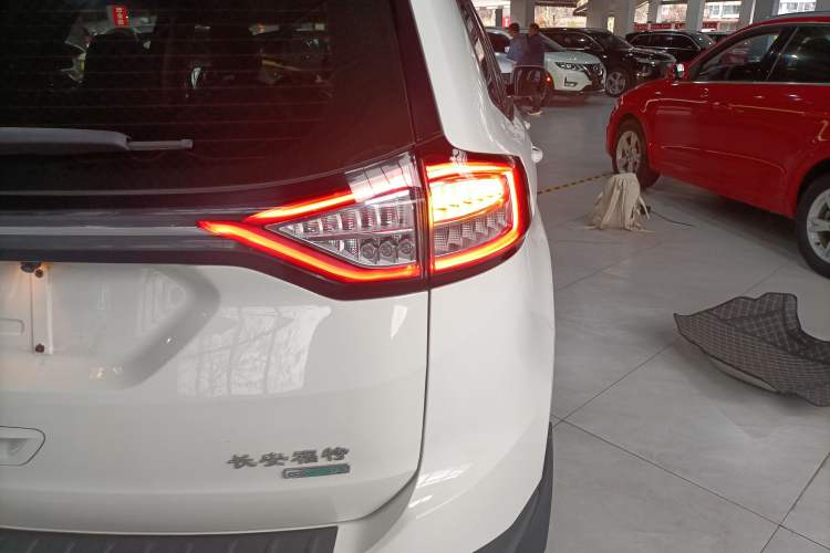 Used Ford Edge 2018 EcoBoost 245 Two-Wheel-Drive Titanium 5-Seater China V Standard Exterior 3