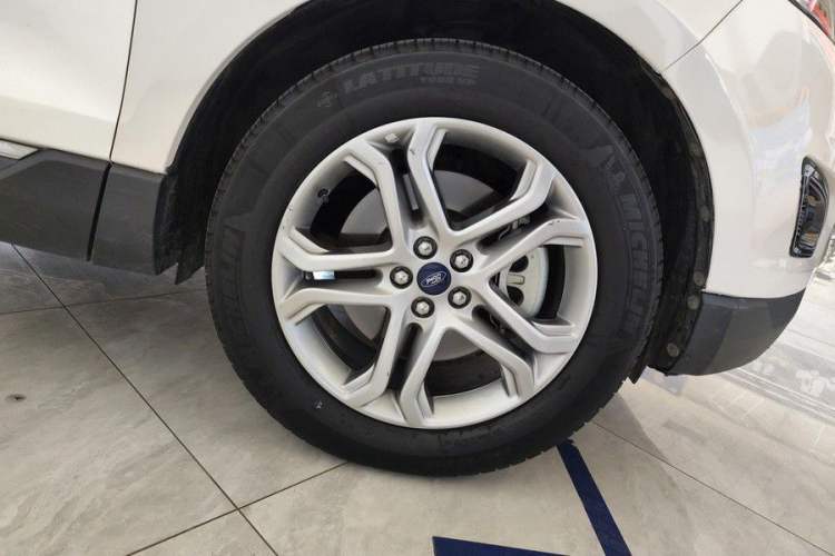 Used Ford Edge 2018 EcoBoost 245 Two-Wheel-Drive Titanium 7-Seater China V Standard Exterior 4