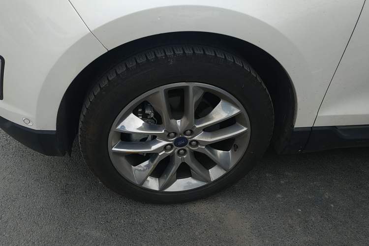 Used Ford Edge 2018 EcoBoost 245 Four-Wheel Drive Titanium 7-Seater Exterior 4