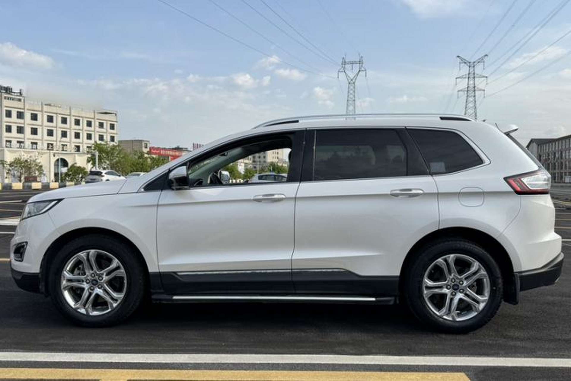 Used Ford Edge 2018 EcoBoost 245 Two-Wheel-Drive Titanium 7-Seater China V Standard Exterior 4