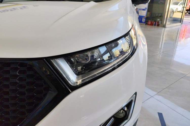 Used Ford Edge 2018 EcoBoost 245 Two-Wheel-Drive Titanium 7-Seater China V Standard Exterior 5