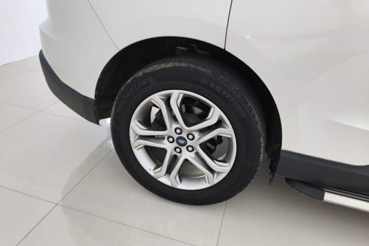 Used Ford Edge 2018 EcoBoost 245 Two-Wheel-Drive Titanium 7-Seater China V Standard Exterior 5