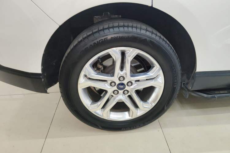 Used Ford Edge 2018 EcoBoost 245 Four-Wheel Drive Titanium 7-Seater Exterior 5
