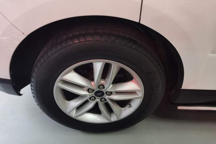 Used Ford Edge 2018 EcoBoost 245 Two-Wheel-Drive Platinum Edition 5 Seats Exterior 8