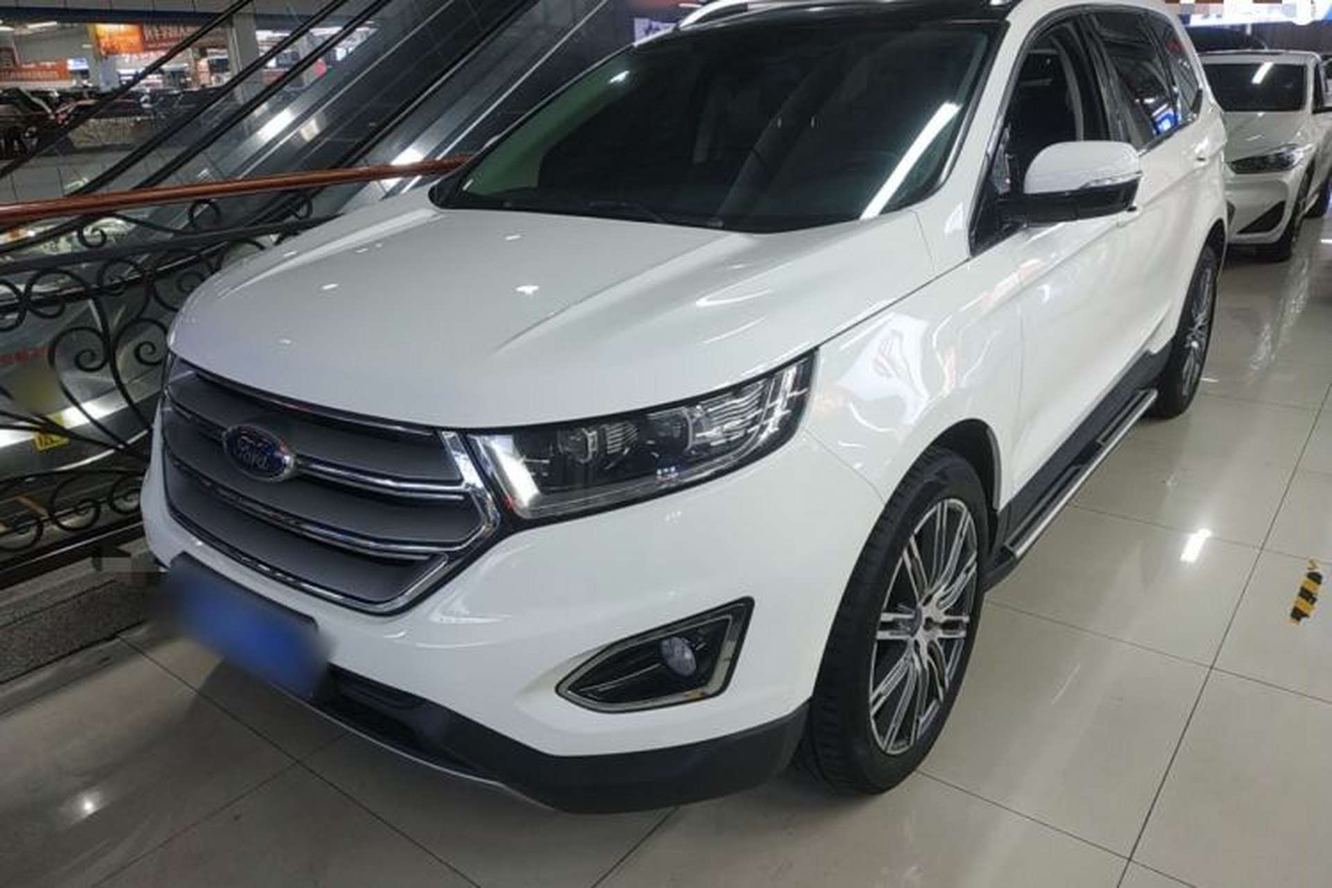Used Ford Edge 2018 EcoBoost 245 Two-Wheel-Drive Platinum Edition 5 Seats Front Left 45 Deg