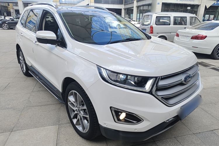 Used Ford Edge 2018 EcoBoost 245 Four-Wheel Drive Titanium 7-Seater Front Right 45 Deg