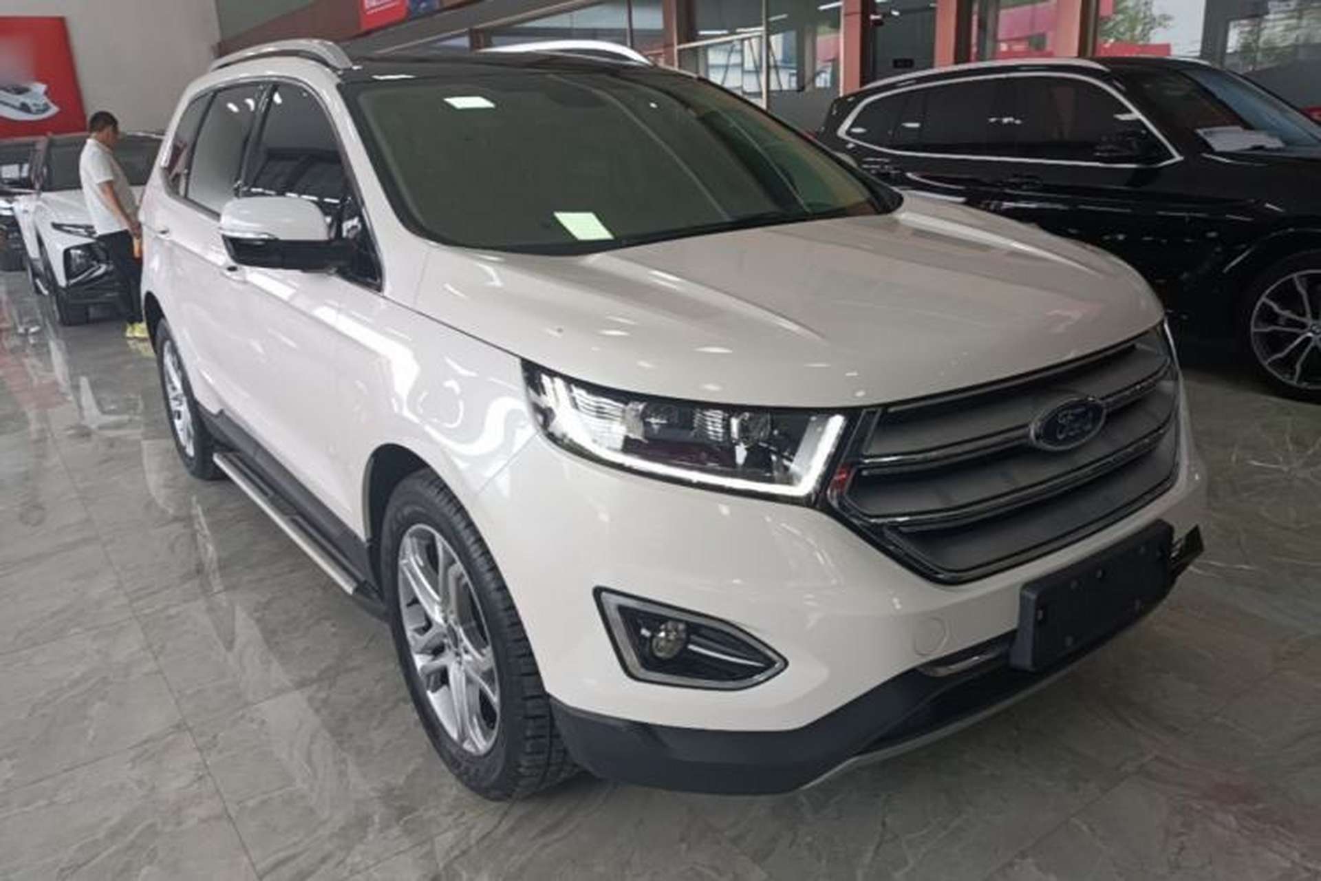 Used Ford Edge 2018 EcoBoost 245 Two-Wheel-Drive Titanium 7-Seater China V Standard Front Right 45 Deg