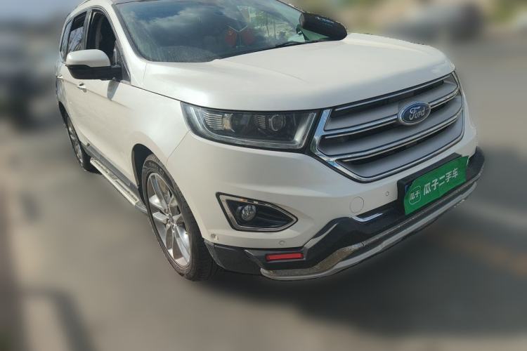 Used Ford Edge 2018 EcoBoost 245 Four-Wheel Drive Titanium 7-Seater Front Right 45 Deg