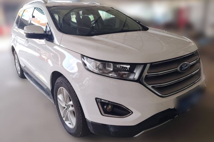 Used Ford Edge 2018 EcoBoost 245 Two-Wheel-Drive Platinum Edition 5 Seats Front Right 45 Deg