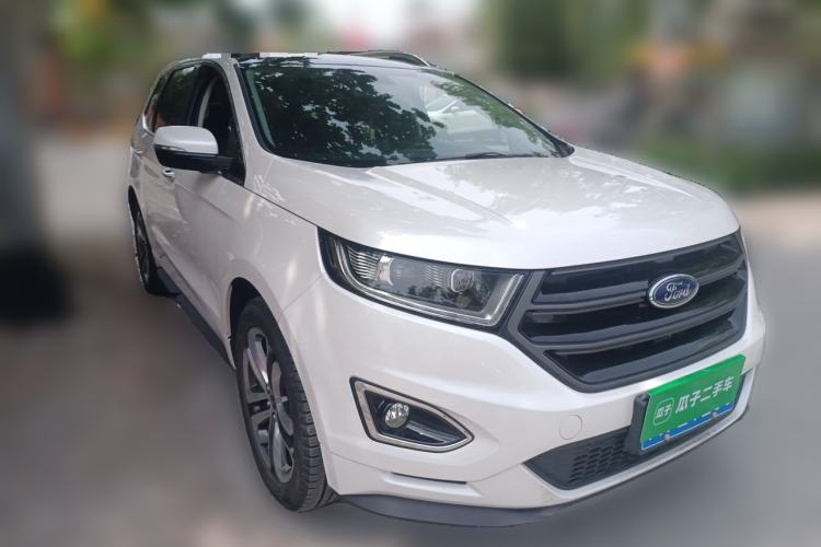 Used Ford Edge 2018 EcoBoost 245 Two-Wheel-Drive Sporty 7-Seater Front Right 45 Deg