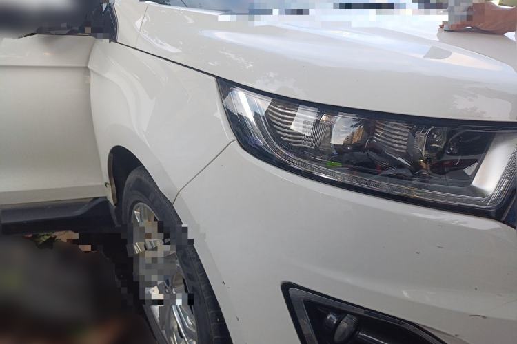 Used Ford Edge 2018 EcoBoost 245 Two-Wheel-Drive Titanium 7-Seater China V Standard Front Right 45 Deg