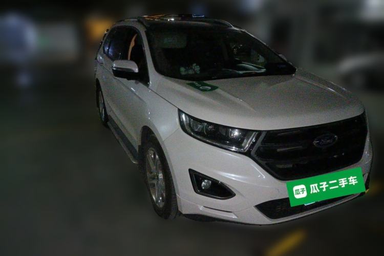 Used Ford Edge 2018 EcoBoost 245 Four-Wheel Drive Titanium 7-Seater Front Right 45 Deg