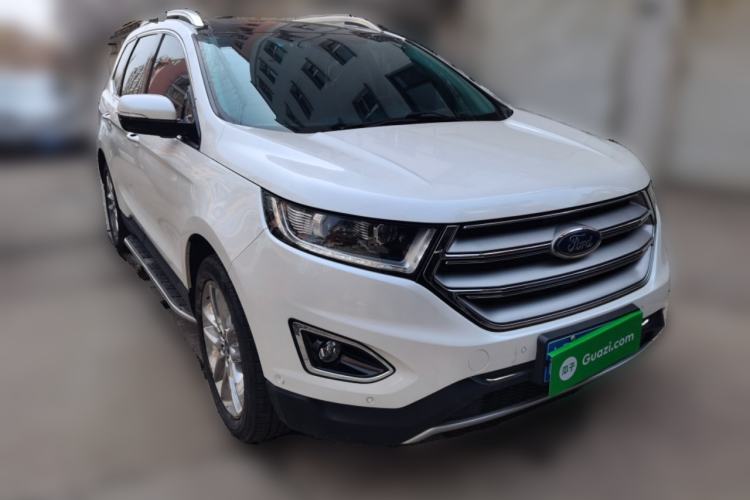 Used Ford Edge 2018 EcoBoost 245 Four-Wheel Drive Titanium 7-Seater Front Right 45 Deg