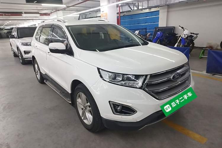 Used Ford Edge 2018 EcoBoost 245 Two-Wheel-Drive Platinum Edition 5 Seats Front Right 45 Deg