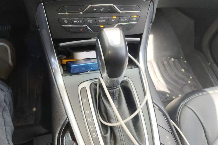 Used Ford Edge 2018 EcoBoost 245 Two-Wheel-Drive Titanium 7-Seater China V Standard Gear Lever